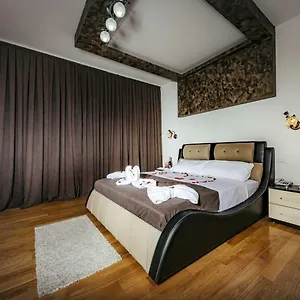 Trieste 3*, Местре Италия