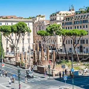 lh-royal-suites.it-romehotels.com/